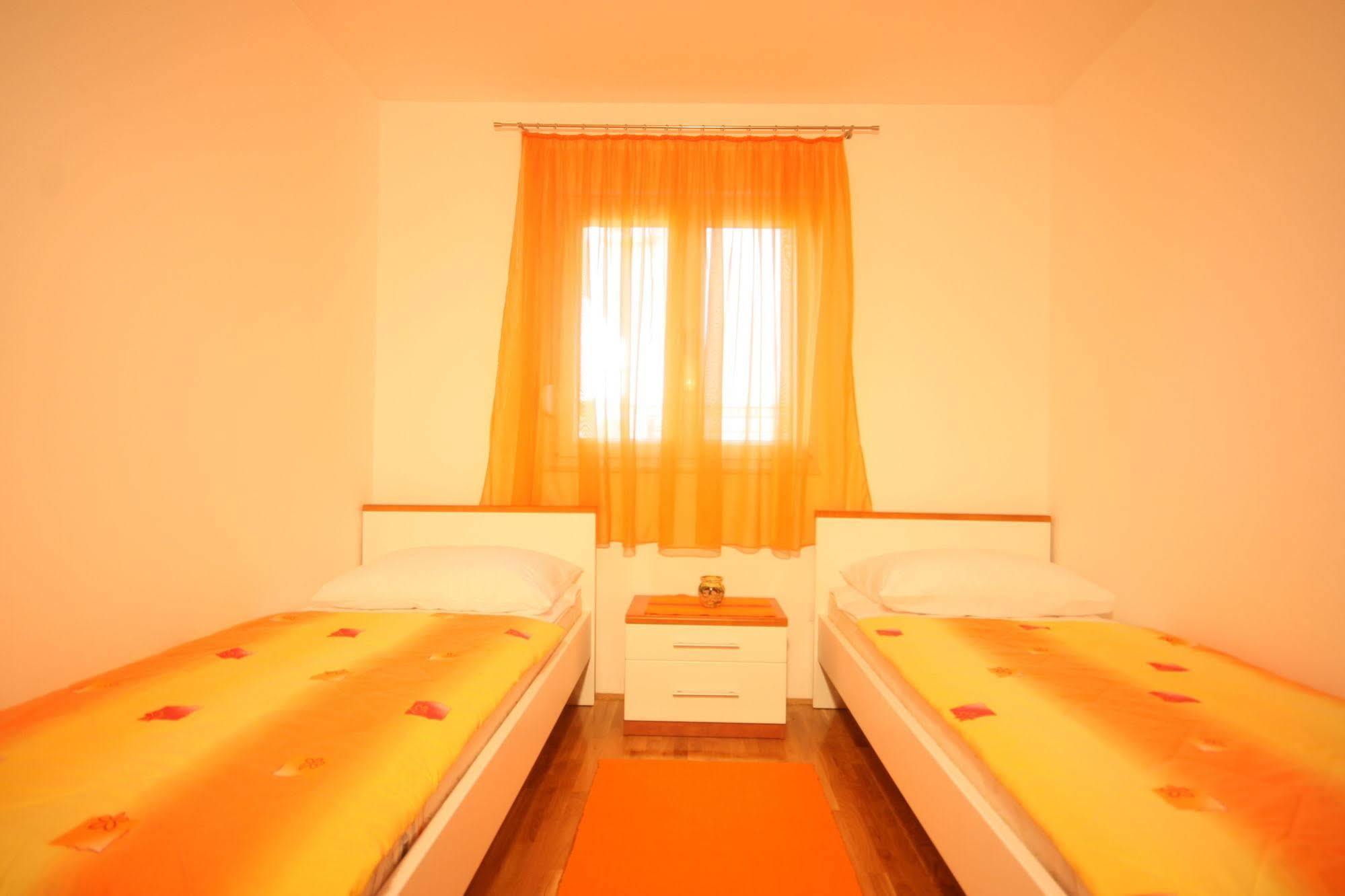 אומיס Apartments Beverly מראה חיצוני תמונה